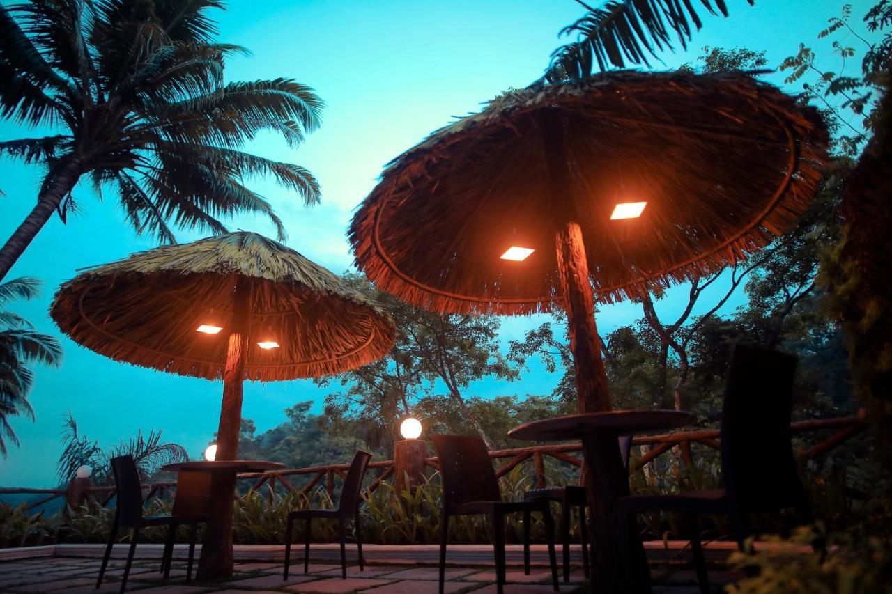 Thenmala Hormuz Inn Kolattupuzha Екстериор снимка